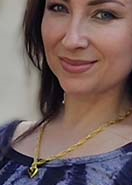 Foto von Artem und Liubov Iagmurdzhi, Weiterbildungsteilnehmer beim IBB, vor einem Schloss.